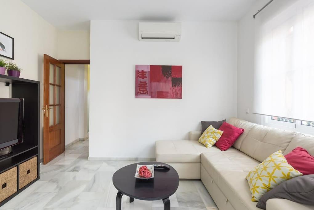 מאלגה Bright, Quiet And Nice Ground Floor In The Center מראה חיצוני תמונה