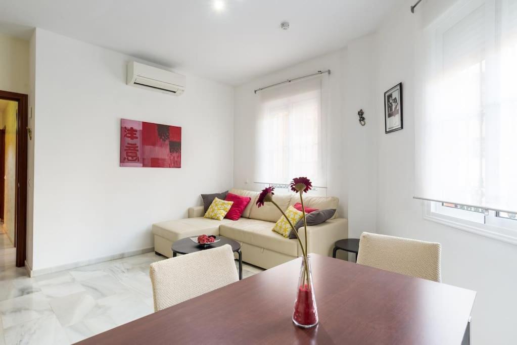 מאלגה Bright, Quiet And Nice Ground Floor In The Center מראה חיצוני תמונה