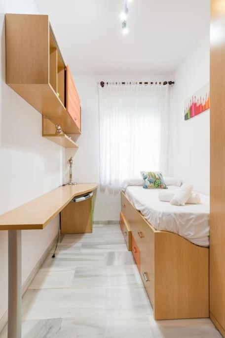מאלגה Bright, Quiet And Nice Ground Floor In The Center מראה חיצוני תמונה